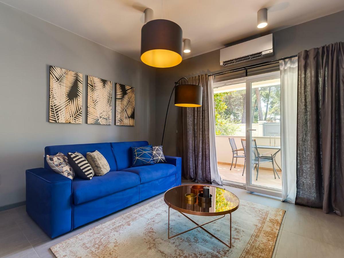 Magnolia - Modern Apartment Near City Center And Sea Porec Exterior photo