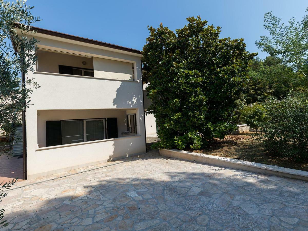 Magnolia - Modern Apartment Near City Center And Sea Porec Exterior photo